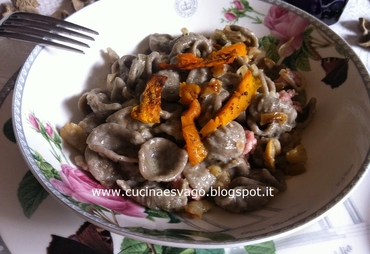 ORECCHIETTE DI GRANO ARSO CON PASTA DI SALAME,