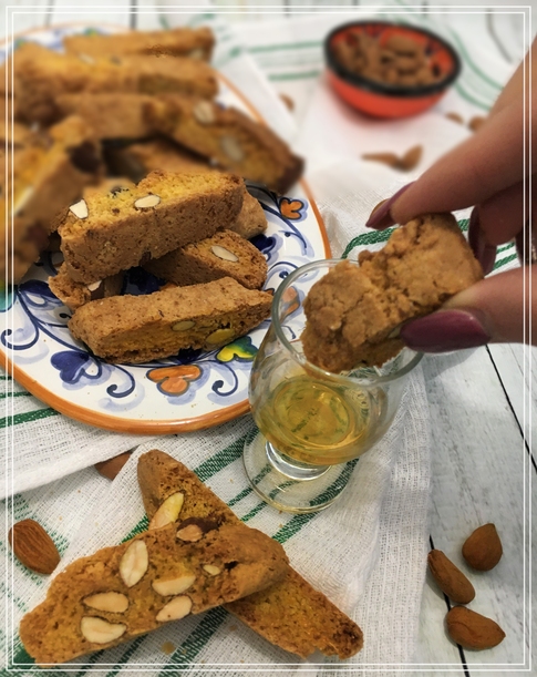 CANTUCCI TOSCANI ALLE MANDORLE: DOLCE COCCOLA