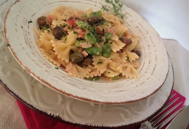 DELIZIOSA PASTA CON PANCETTA, OLIVE E FAVE